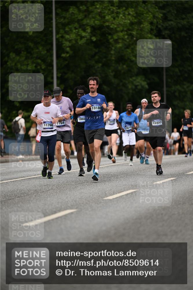 29.06.2025 - hella hamburg halbmarathon Dr. Thomas Lammeyer http://msf.ph/oto/8509614 29.06.2025 10:32:10 Kennedybrücke 1148, 1530, 1793, 4372, 5285, 5707, 5903, 5939, 7234, 7667, 7764, 7980, 8327, 9855 meine-sportfotos.de
