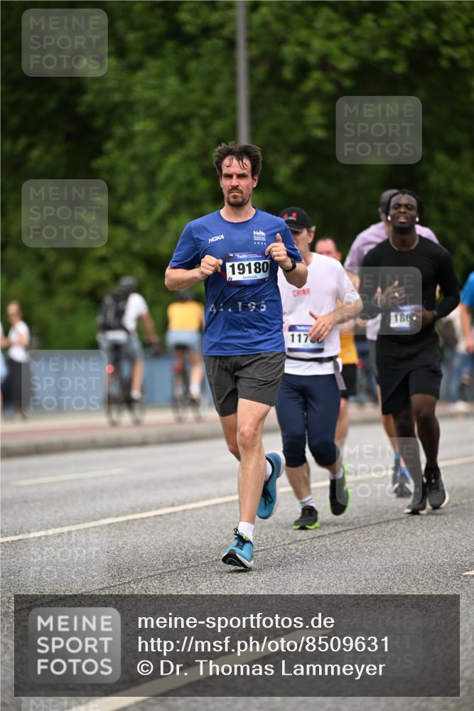 29.06.2025 - hella hamburg halbmarathon Dr. Thomas Lammeyer http://msf.ph/oto/8509631 29.06.2025 10:32:14 Kennedybrücke 1148, 1530, 4372, 5285, 5707, 5903, 5939, 7667, 7764, 7980, 8327, 9855, 10412, 10413 meine-sportfotos.de