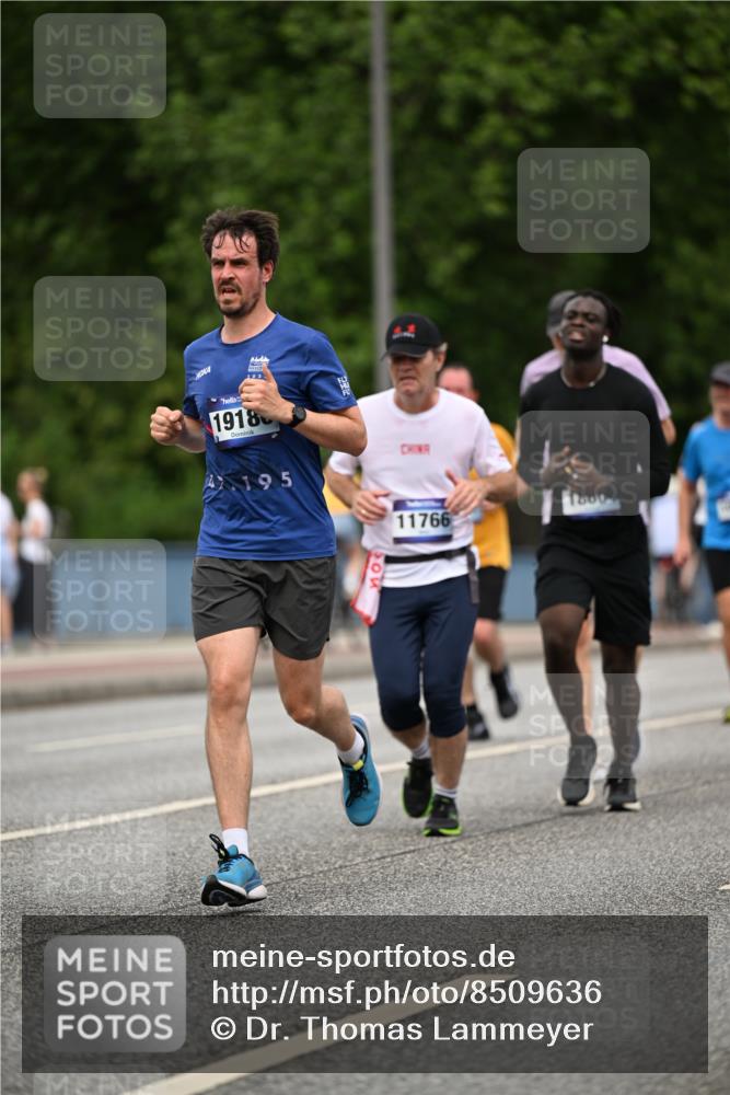 29.06.2025 - hella hamburg halbmarathon Dr. Thomas Lammeyer http://msf.ph/oto/8509636 29.06.2025 10:32:15 Kennedybrücke 1148, 1530, 4372, 5285, 5707, 5903, 5939, 7497, 7667, 7764, 7980, 8327, 9855, 10412, 10413 meine-sportfotos.de