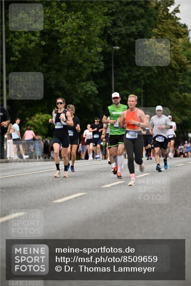 29.06.2025 - hella hamburg halbmarathon Dr. Thomas Lammeyer http://msf.ph/oto/8509659 29.06.2025 10:32:18 Kennedybrücke 1530, 5285, 5707, 5903, 5939, 6102, 7497, 7667, 7764, 7980, 9855, 10412, 10413 meine-sportfotos.de
