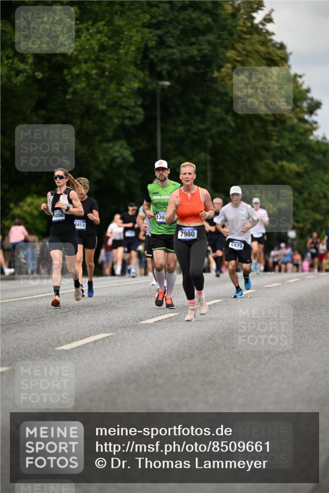 29.06.2025 - hella hamburg halbmarathon Dr. Thomas Lammeyer http://msf.ph/oto/8509661 29.06.2025 10:32:18 Kennedybrücke 1530, 5285, 5707, 5903, 5939, 6102, 7497, 7667, 7764, 7980, 9855, 10412, 10413 meine-sportfotos.de