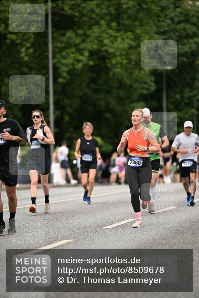 29.06.2025 - hella hamburg halbmarathon Dr. Thomas Lammeyer http://msf.ph/oto/8509678 29.06.2025 10:32:20 Kennedybrücke 1530, 5285, 5707, 5903, 5939, 6102, 7497, 7667, 7764, 7980, 9855, 10412, 10413 meine-sportfotos.de