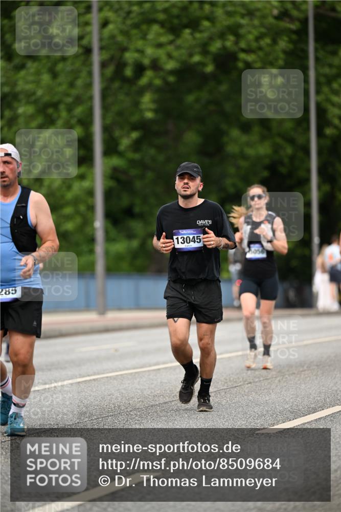 29.06.2025 - hella hamburg halbmarathon Dr. Thomas Lammeyer http://msf.ph/oto/8509684 29.06.2025 10:32:21 Kennedybrücke 1530, 5285, 5707, 5903, 5939, 6102, 7497, 7667, 7764, 7980, 9855, 10412, 10413 meine-sportfotos.de