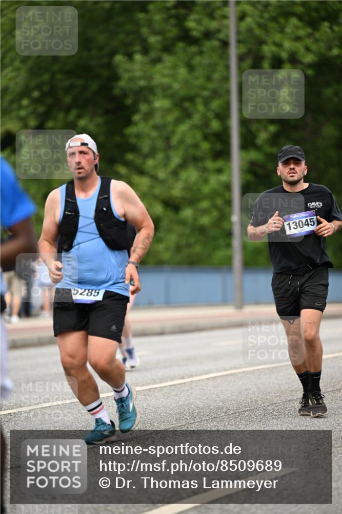29.06.2025 - hella hamburg halbmarathon Dr. Thomas Lammeyer http://msf.ph/oto/8509689 29.06.2025 10:32:21 Kennedybrücke 1530, 5285, 5707, 5903, 5939, 6102, 7497, 7667, 7764, 7980, 9855, 10412, 10413 meine-sportfotos.de