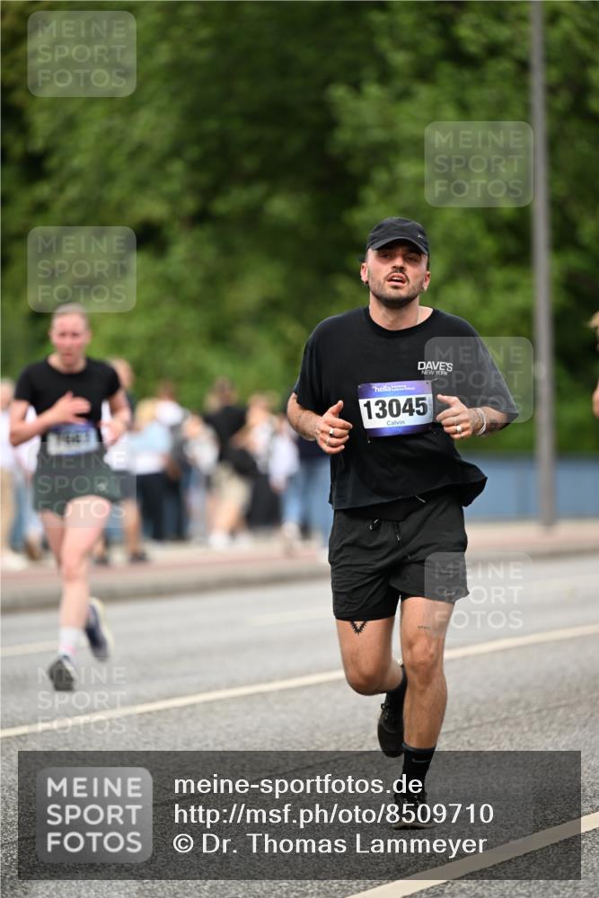 29.06.2025 - hella hamburg halbmarathon Dr. Thomas Lammeyer http://msf.ph/oto/8509710 29.06.2025 10:32:23 Kennedybrücke 5285, 5707, 5939, 6102, 7497, 7667, 7764, 7980, 9855, 10412, 10413 meine-sportfotos.de