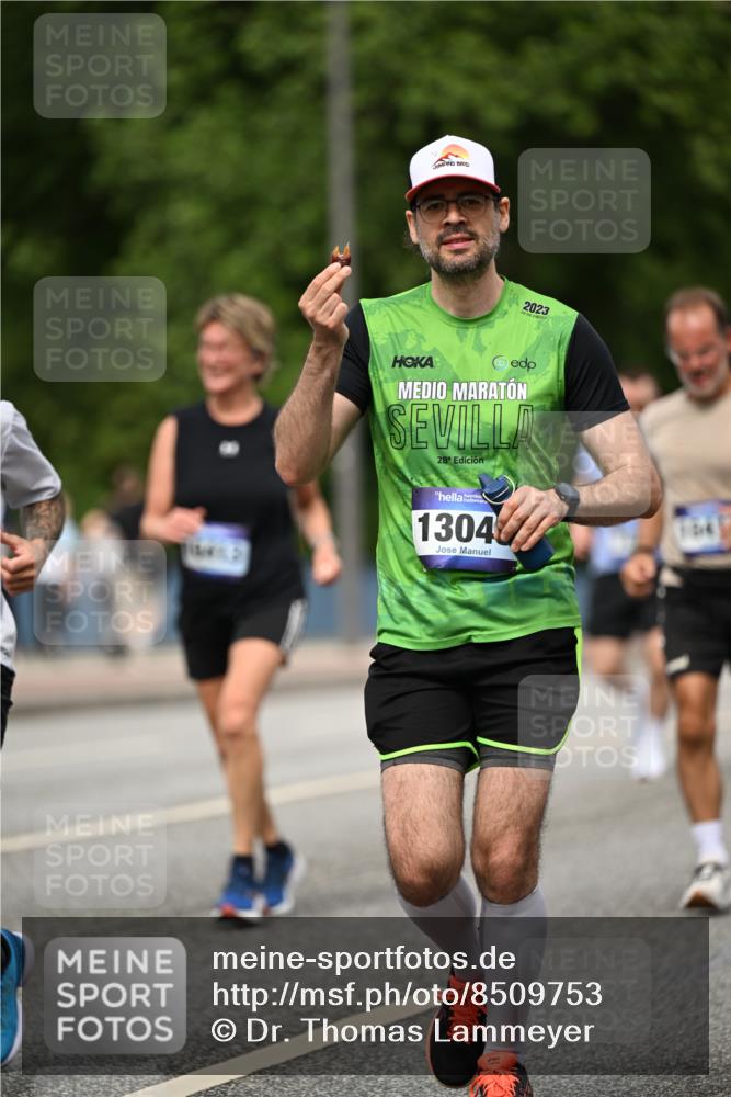 29.06.2025 - hella hamburg halbmarathon Dr. Thomas Lammeyer http://msf.ph/oto/8509753 29.06.2025 10:32:27 Kennedybrücke 4834, 5285, 5707, 5939, 6102, 6259, 6345, 7497, 7667, 7764, 7980, 9855, 10412, 10413 meine-sportfotos.de
