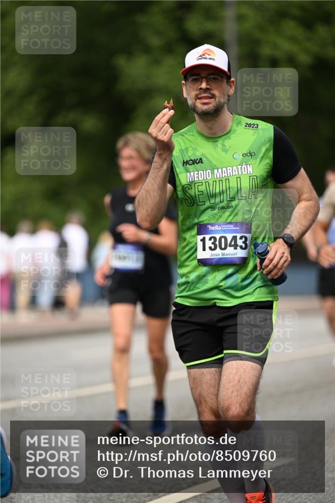 29.06.2025 - hella hamburg halbmarathon Dr. Thomas Lammeyer http://msf.ph/oto/8509760 29.06.2025 10:32:27 Kennedybrücke 4834, 5285, 5707, 5939, 6102, 6259, 6345, 7497, 7667, 7764, 7980, 9855, 10412, 10413 meine-sportfotos.de