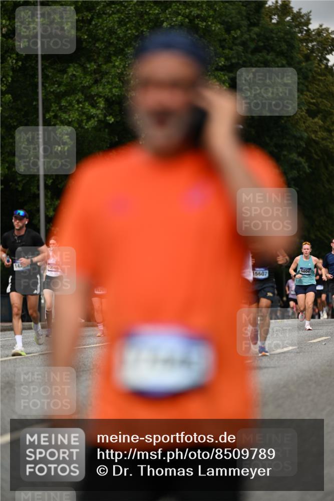 29.06.2025 - hella hamburg halbmarathon Dr. Thomas Lammeyer http://msf.ph/oto/8509789 29.06.2025 10:32:30 Kennedybrücke 4834, 5285, 5604, 5707, 5939, 6102, 6259, 6345, 7497, 7667, 7764, 7980, 9642, 9716, 9855, 10412, 10413 meine-sportfotos.de