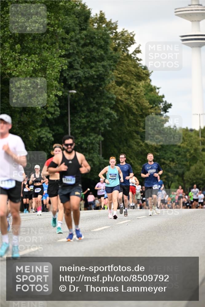 29.06.2025 - hella hamburg halbmarathon Dr. Thomas Lammeyer http://msf.ph/oto/8509792 29.06.2025 10:32:32 Kennedybrücke 4834, 5285, 5604, 5707, 5939, 6102, 6259, 6345, 7497, 7667, 7764, 7980, 9642, 9653, 9654, 9716, 9855, 10412, 10413 meine-sportfotos.de