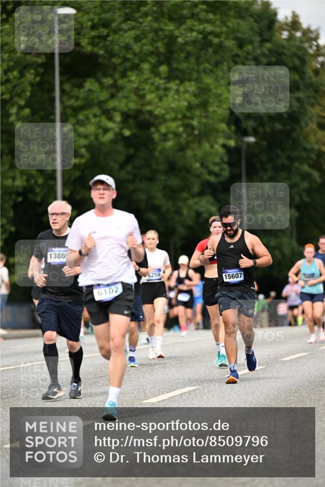 29.06.2025 - hella hamburg halbmarathon Dr. Thomas Lammeyer http://msf.ph/oto/8509796 29.06.2025 10:32:33 Kennedybrücke 4834, 5285, 5604, 5707, 5939, 6102, 6259, 6345, 7497, 7667, 7764, 7980, 9642, 9653, 9654, 9716, 9855, 10412, 10413 meine-sportfotos.de