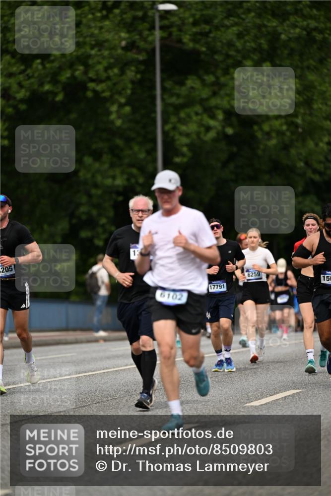29.06.2025 - hella hamburg halbmarathon Dr. Thomas Lammeyer http://msf.ph/oto/8509803 29.06.2025 10:32:33 Kennedybrücke 4834, 5285, 5604, 5707, 5939, 6102, 6259, 6345, 7497, 7667, 7764, 7980, 9642, 9653, 9654, 9716, 9855, 10412, 10413 meine-sportfotos.de