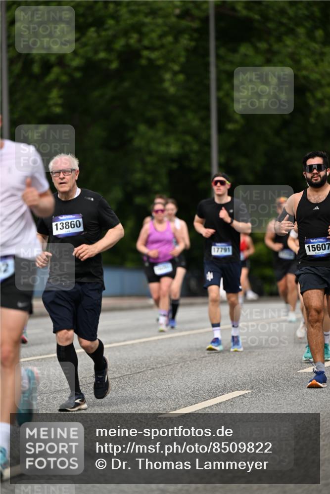 29.06.2025 - hella hamburg halbmarathon Dr. Thomas Lammeyer http://msf.ph/oto/8509822 29.06.2025 10:32:35 Kennedybrücke 2688, 4834, 5285, 5604, 5939, 6102, 6259, 6345, 7497, 7667, 7980, 9642, 9653, 9654, 9716, 10412, 10413 meine-sportfotos.de