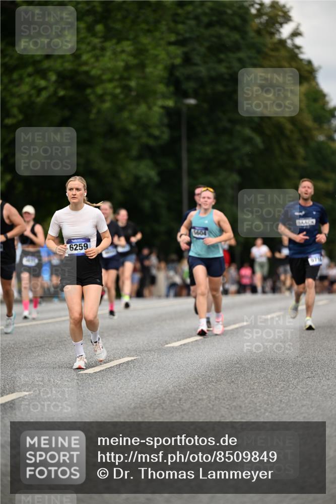 29.06.2025 - hella hamburg halbmarathon Dr. Thomas Lammeyer http://msf.ph/oto/8509849 29.06.2025 10:32:38 Kennedybrücke 2688, 4834, 5604, 5939, 6102, 6259, 6345, 7169, 7497, 7667, 9642, 9653, 9654, 9716, 10412, 10413 meine-sportfotos.de