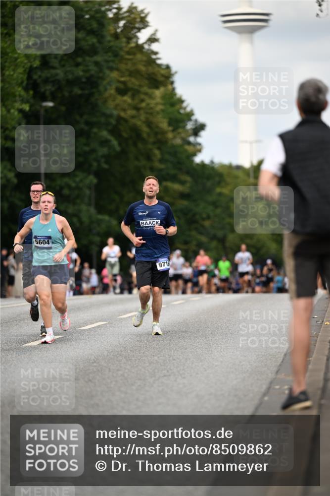 29.06.2025 - hella hamburg halbmarathon Dr. Thomas Lammeyer http://msf.ph/oto/8509862 29.06.2025 10:32:38 Kennedybrücke 2688, 4834, 5604, 5939, 6102, 6259, 6345, 7169, 7497, 7667, 9642, 9653, 9654, 9716, 10412, 10413 meine-sportfotos.de