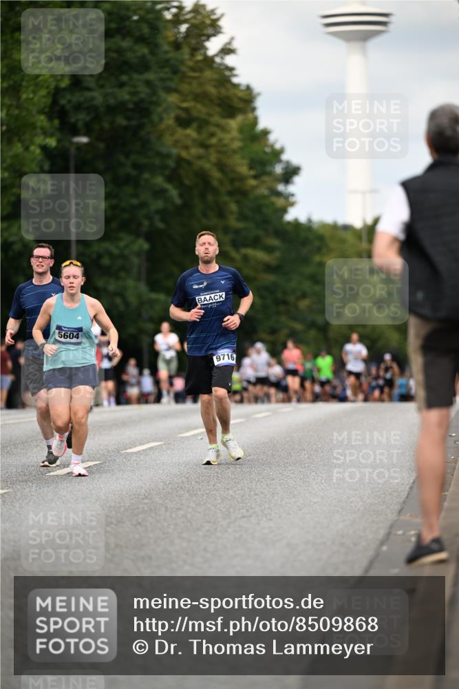 29.06.2025 - hella hamburg halbmarathon Dr. Thomas Lammeyer http://msf.ph/oto/8509868 29.06.2025 10:32:39 Kennedybrücke 2688, 3731, 4834, 5604, 5939, 6102, 6259, 6345, 7169, 7497, 9642, 9653, 9654, 9716, 10412, 10413 meine-sportfotos.de
