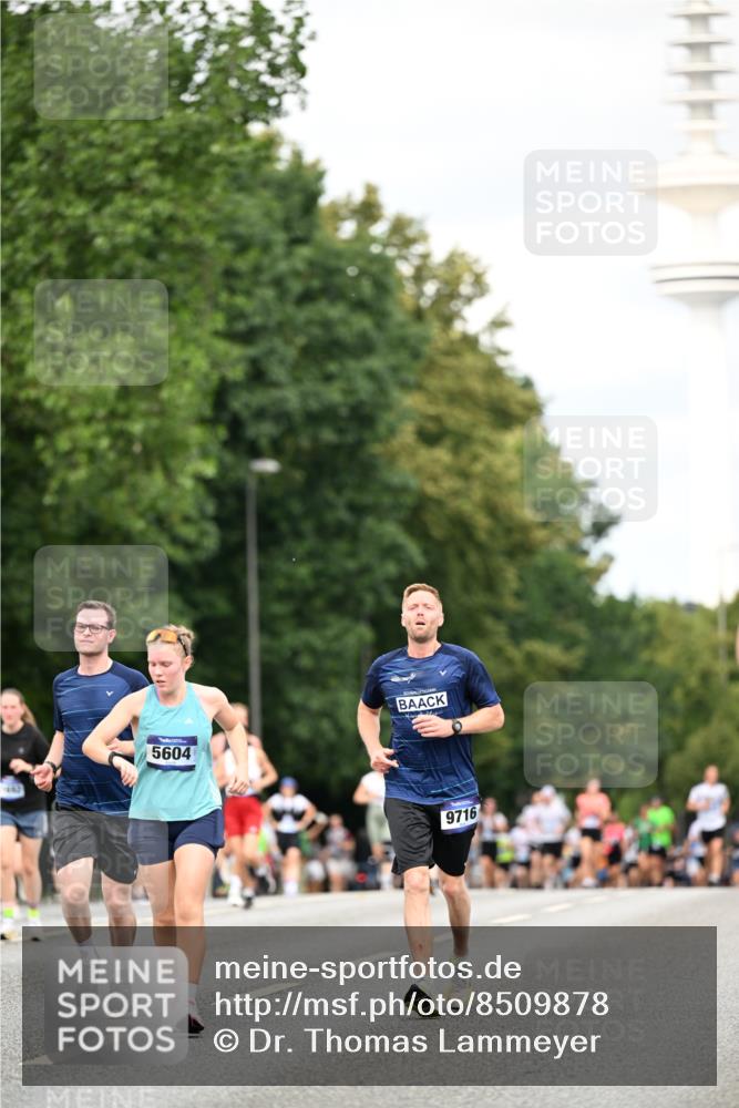 29.06.2025 - hella hamburg halbmarathon Dr. Thomas Lammeyer http://msf.ph/oto/8509878 29.06.2025 10:32:40 Kennedybrücke 2688, 3731, 4834, 5604, 6102, 6259, 6345, 7169, 7497, 9642, 9653, 9654, 9716, 10412, 10413 meine-sportfotos.de