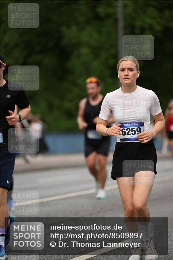 29.06.2025 - hella hamburg halbmarathon Dr. Thomas Lammeyer http://msf.ph/oto/8509897 29.06.2025 10:32:42 Kennedybrücke 2688, 3731, 4161, 4834, 5604, 6102, 6259, 6345, 7169, 7497, 9642, 9653, 9654, 9716, 10412, 10413 meine-sportfotos.de