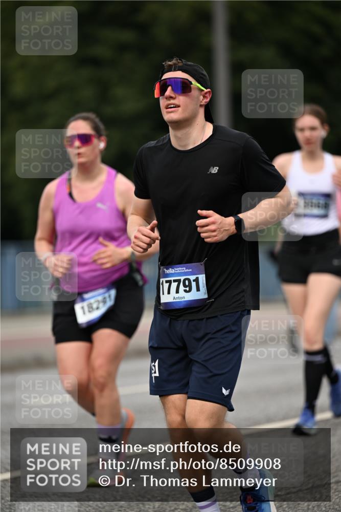 29.06.2025 - hella hamburg halbmarathon Dr. Thomas Lammeyer http://msf.ph/oto/8509908 29.06.2025 10:32:44 Kennedybrücke 2688, 3731, 4161, 4834, 5604, 6102, 6259, 6345, 7169, 7497, 8056, 9642, 9653, 9654, 9716 meine-sportfotos.de