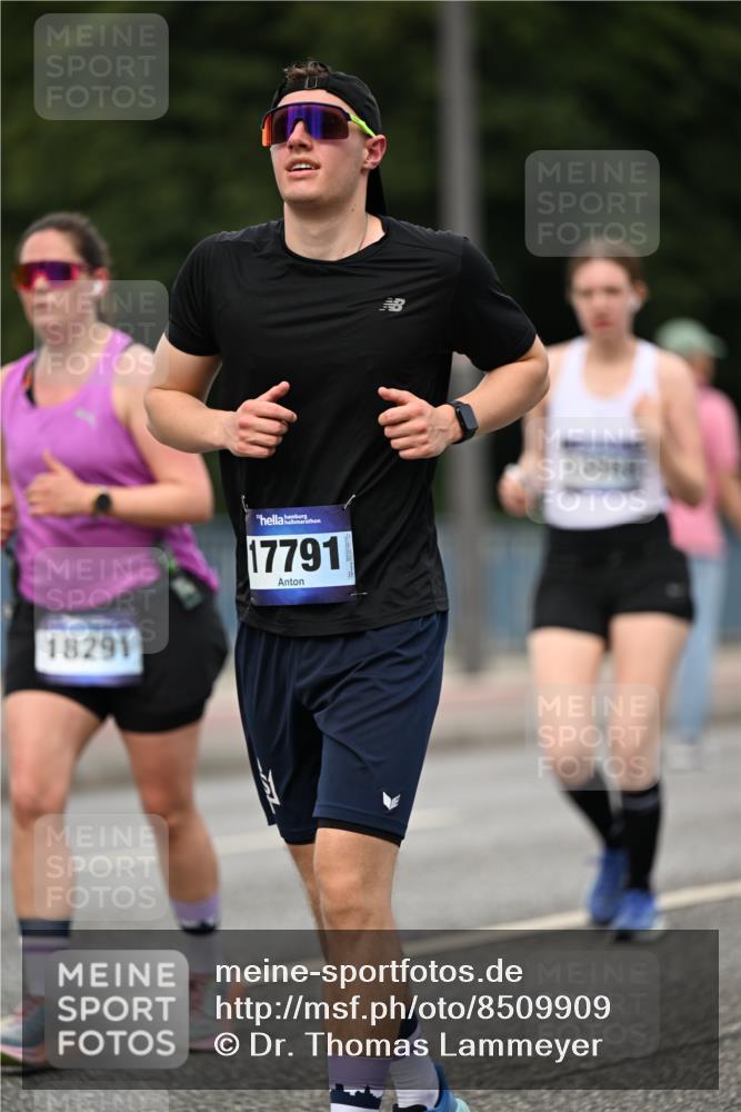 29.06.2025 - hella hamburg halbmarathon Dr. Thomas Lammeyer http://msf.ph/oto/8509909 29.06.2025 10:32:44 Kennedybrücke 2688, 3731, 4161, 4834, 5604, 6102, 6259, 6345, 7169, 7497, 8056, 9642, 9653, 9654, 9716 meine-sportfotos.de