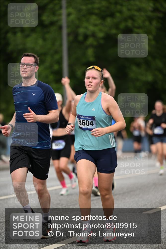 29.06.2025 - hella hamburg halbmarathon Dr. Thomas Lammeyer http://msf.ph/oto/8509915 29.06.2025 10:32:45 Kennedybrücke 2688, 3731, 4161, 4834, 5604, 5718, 6102, 6259, 6345, 7169, 7497, 8056, 9642, 9653, 9654, 9716 meine-sportfotos.de