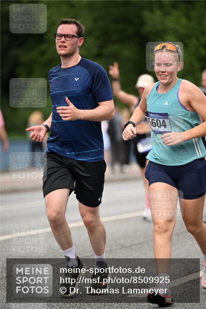 29.06.2025 - hella hamburg halbmarathon Dr. Thomas Lammeyer http://msf.ph/oto/8509925 29.06.2025 10:32:45 Kennedybrücke 2688, 3731, 4161, 4834, 5604, 5718, 6102, 6259, 6345, 7169, 7497, 8056, 9642, 9653, 9654, 9716 meine-sportfotos.de