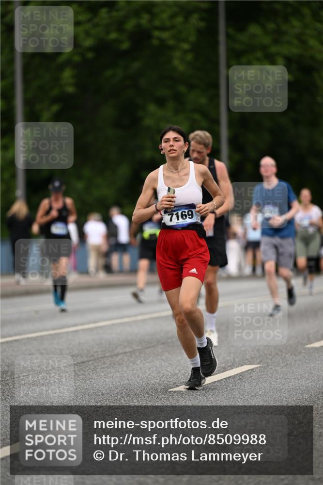 29.06.2025 - hella hamburg halbmarathon Dr. Thomas Lammeyer http://msf.ph/oto/8509988 29.06.2025 10:32:52 Kennedybrücke 2688, 3731, 4161, 4834, 5604, 5718, 6259, 6345, 7169, 8056, 9642, 9653, 9654, 9716, 10434, 10808 meine-sportfotos.de