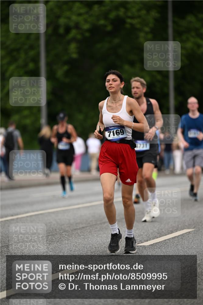 29.06.2025 - hella hamburg halbmarathon Dr. Thomas Lammeyer http://msf.ph/oto/8509995 29.06.2025 10:32:52 Kennedybrücke 2688, 3731, 4161, 4834, 5604, 5718, 6259, 6345, 7169, 8056, 9642, 9653, 9654, 9716, 10434, 10808 meine-sportfotos.de