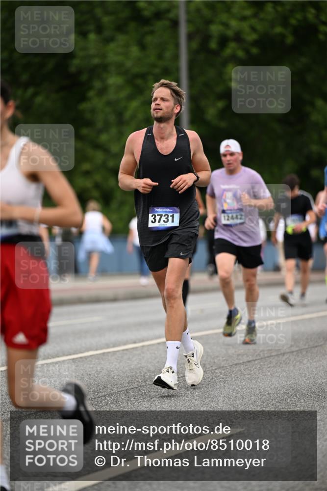29.06.2025 - hella hamburg halbmarathon Dr. Thomas Lammeyer http://msf.ph/oto/8510018 29.06.2025 10:32:54 Kennedybrücke 2688, 3731, 4161, 4834, 5604, 5718, 6259, 6345, 7169, 8056, 9642, 9653, 9654, 9716, 10434, 10808 meine-sportfotos.de