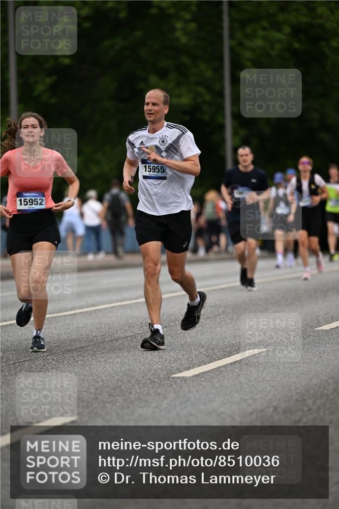 29.06.2025 - hella hamburg halbmarathon Dr. Thomas Lammeyer http://msf.ph/oto/8510036 29.06.2025 10:33:04 Kennedybrücke 2010, 2688, 3179, 3717, 3731, 4161, 4373, 5167, 5718, 5847, 6632, 7169, 8056, 10434, 10808, 11249 meine-sportfotos.de