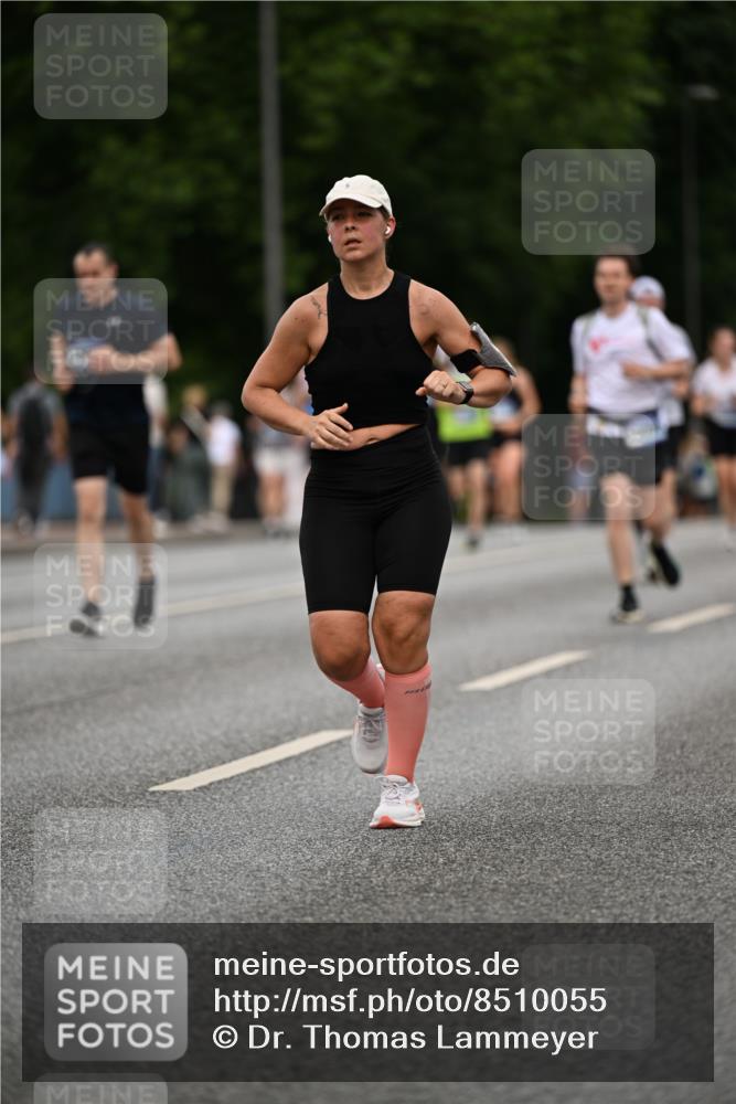 29.06.2025 - hella hamburg halbmarathon Dr. Thomas Lammeyer http://msf.ph/oto/8510055 29.06.2025 10:33:06 Kennedybrücke 2010, 3179, 3445, 3717, 3731, 4161, 4373, 5167, 5718, 5847, 6632, 7169, 8056, 10434, 10808, 11249 meine-sportfotos.de