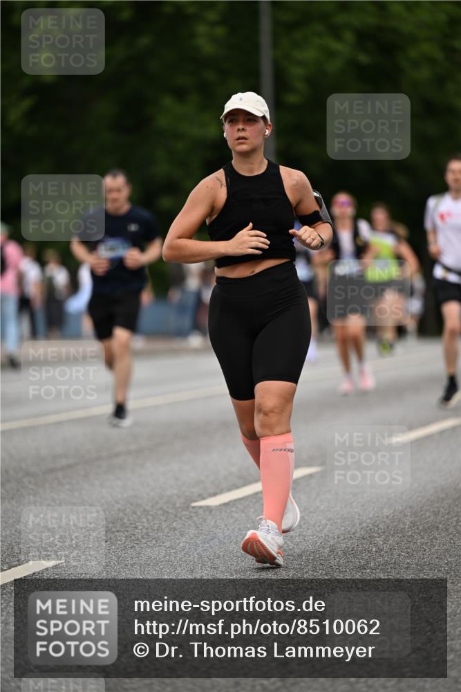 29.06.2025 - hella hamburg halbmarathon Dr. Thomas Lammeyer http://msf.ph/oto/8510062 29.06.2025 10:33:07 Kennedybrücke 2010, 3179, 3445, 3717, 3731, 4161, 4373, 5167, 5718, 5847, 6632, 7169, 8056, 9714, 10198, 10434, 10808, 11249 meine-sportfotos.de
