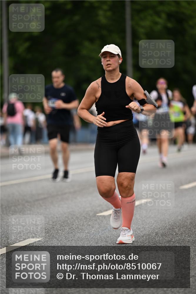 29.06.2025 - hella hamburg halbmarathon Dr. Thomas Lammeyer http://msf.ph/oto/8510067 29.06.2025 10:33:07 Kennedybrücke 2010, 3179, 3445, 3717, 3731, 4161, 4373, 5167, 5718, 5847, 6632, 7169, 8056, 9714, 10198, 10434, 10808, 11249 meine-sportfotos.de