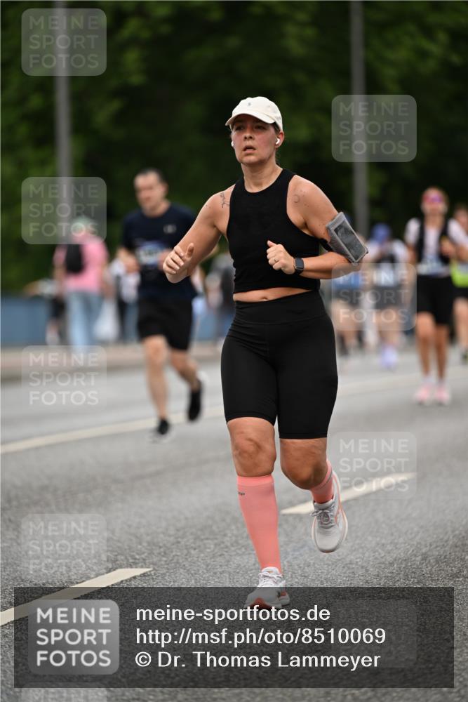 29.06.2025 - hella hamburg halbmarathon Dr. Thomas Lammeyer http://msf.ph/oto/8510069 29.06.2025 10:33:07 Kennedybrücke 2010, 3179, 3445, 3717, 3731, 4161, 4373, 5167, 5718, 5847, 6632, 7169, 8056, 9714, 10198, 10434, 10808, 11249 meine-sportfotos.de