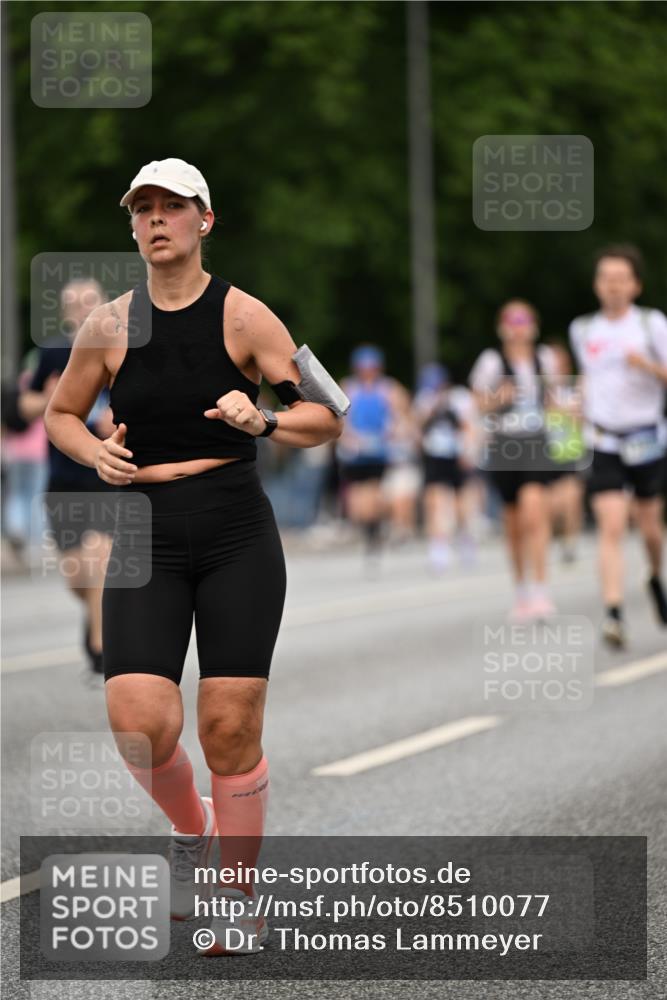 29.06.2025 - hella hamburg halbmarathon Dr. Thomas Lammeyer http://msf.ph/oto/8510077 29.06.2025 10:33:07 Kennedybrücke 2010, 3179, 3445, 3717, 3731, 4161, 4373, 5167, 5718, 5847, 6632, 7169, 8056, 9714, 10198, 10434, 10808, 11249 meine-sportfotos.de