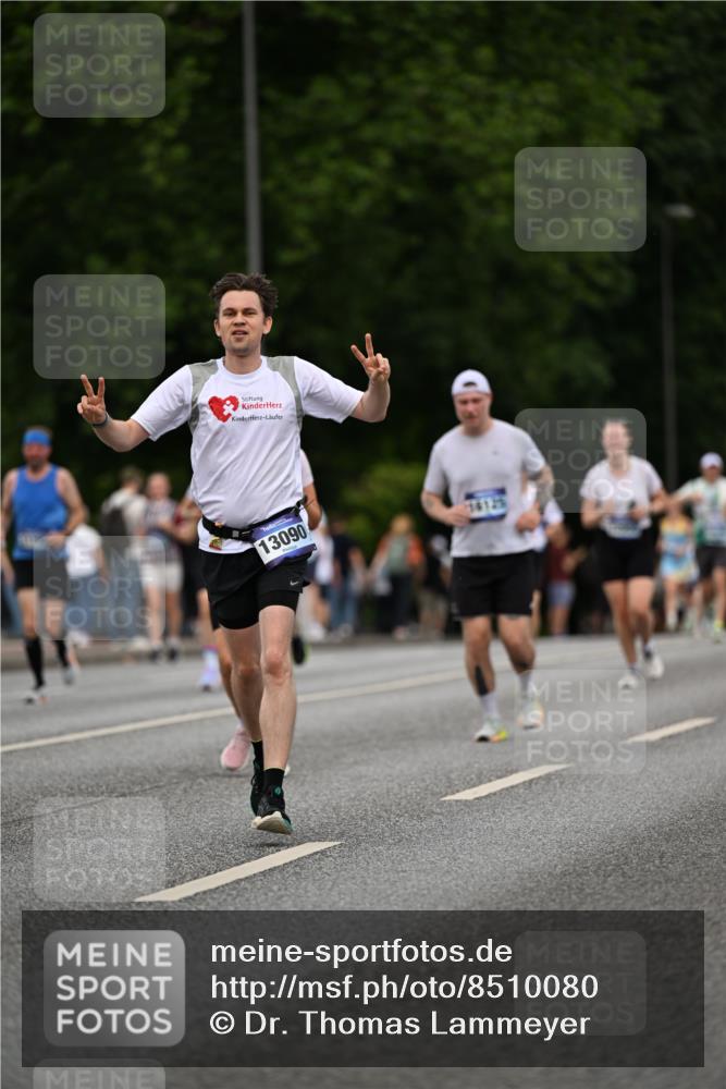 29.06.2025 - hella hamburg halbmarathon Dr. Thomas Lammeyer http://msf.ph/oto/8510080 29.06.2025 10:33:09 Kennedybrücke 1557, 2010, 3179, 3445, 3717, 3731, 4161, 4373, 5167, 5718, 5847, 6632, 8056, 9714, 10198, 10434, 10808, 11249 meine-sportfotos.de