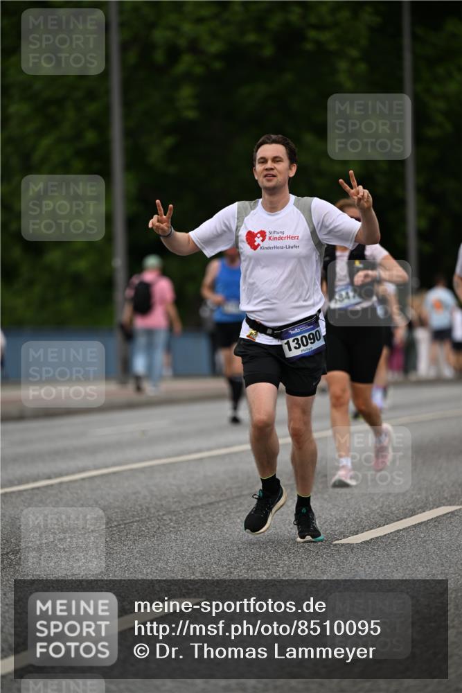 29.06.2025 - hella hamburg halbmarathon Dr. Thomas Lammeyer http://msf.ph/oto/8510095 29.06.2025 10:33:10 Kennedybrücke 1557, 2010, 3179, 3445, 3717, 4161, 4349, 4373, 5167, 5718, 5847, 6632, 8056, 9714, 10198, 10434, 10808, 11249 meine-sportfotos.de