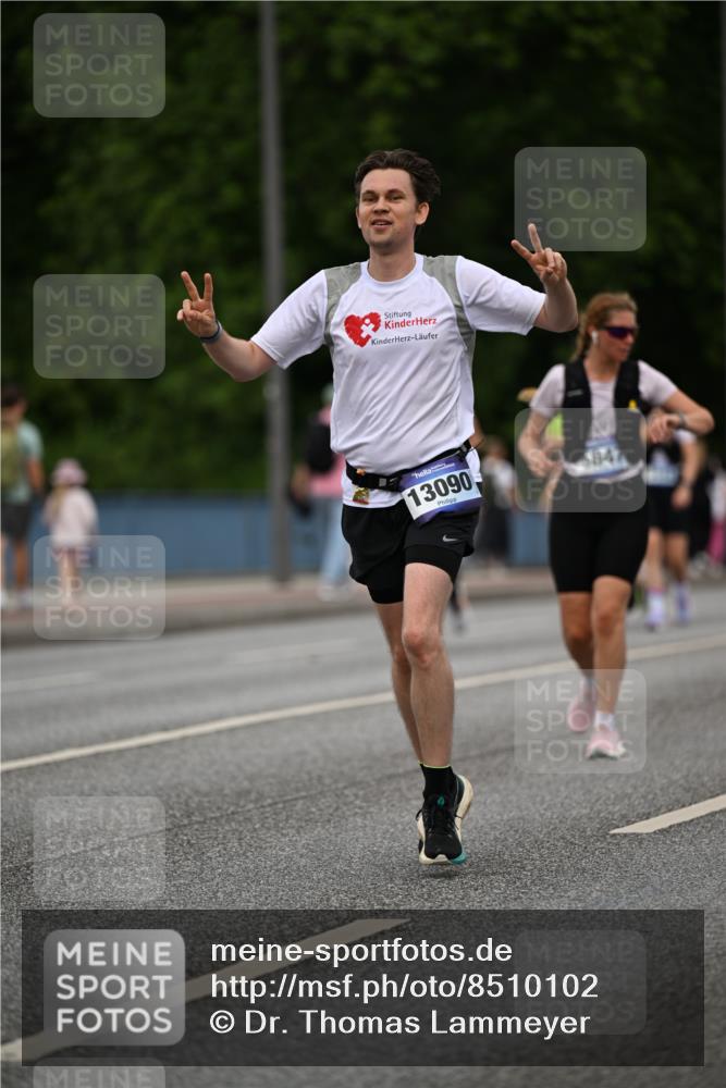 29.06.2025 - hella hamburg halbmarathon Dr. Thomas Lammeyer http://msf.ph/oto/8510102 29.06.2025 10:33:10 Kennedybrücke 1557, 2010, 3179, 3445, 3717, 4161, 4349, 4373, 5167, 5718, 5847, 6632, 8056, 9714, 10198, 10434, 10808, 11249 meine-sportfotos.de
