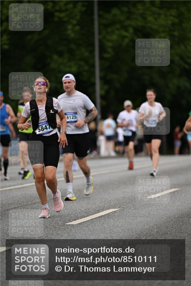 29.06.2025 - hella hamburg halbmarathon Dr. Thomas Lammeyer http://msf.ph/oto/8510111 29.06.2025 10:33:12 Kennedybrücke 1557, 2010, 3179, 3445, 3717, 4161, 4349, 4373, 5167, 5718, 5847, 6632, 8056, 9714, 10198, 10434, 10808, 11249 meine-sportfotos.de