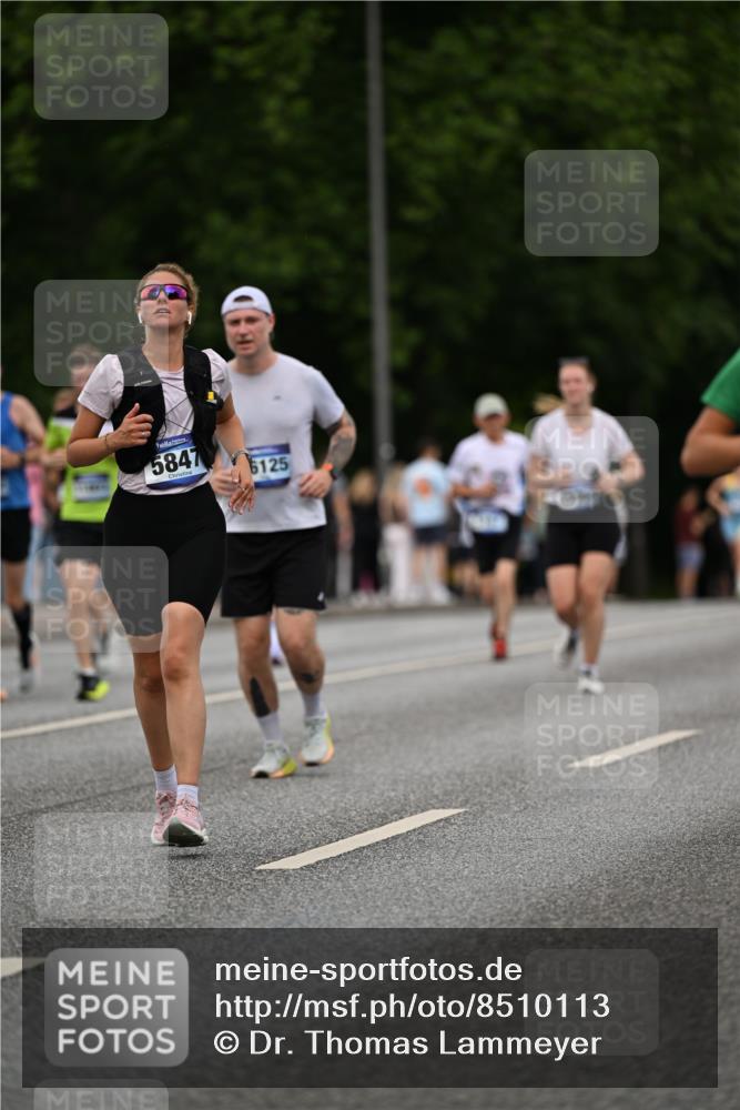 29.06.2025 - hella hamburg halbmarathon Dr. Thomas Lammeyer http://msf.ph/oto/8510113 29.06.2025 10:33:12 Kennedybrücke 1557, 2010, 3179, 3445, 3717, 4161, 4349, 4373, 5167, 5718, 5847, 6632, 8056, 9714, 10198, 10434, 10808, 11249 meine-sportfotos.de