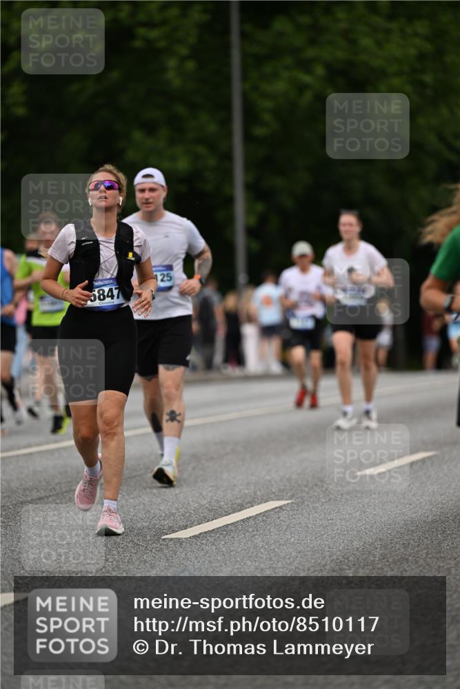 29.06.2025 - hella hamburg halbmarathon Dr. Thomas Lammeyer http://msf.ph/oto/8510117 29.06.2025 10:33:12 Kennedybrücke 1557, 2010, 3179, 3445, 3717, 4161, 4349, 4373, 5167, 5718, 5847, 6632, 8056, 9714, 10198, 10434, 10808, 11249 meine-sportfotos.de