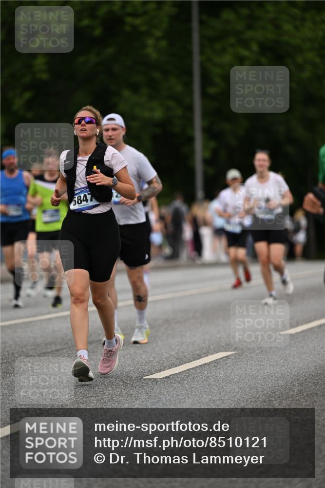 29.06.2025 - hella hamburg halbmarathon Dr. Thomas Lammeyer http://msf.ph/oto/8510121 29.06.2025 10:33:12 Kennedybrücke 1557, 2010, 3179, 3445, 3717, 4161, 4349, 4373, 5167, 5718, 5847, 6632, 8056, 9714, 10198, 10434, 10808, 11249 meine-sportfotos.de