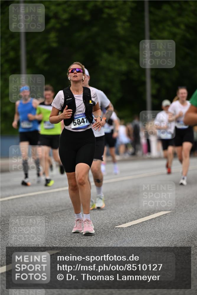 29.06.2025 - hella hamburg halbmarathon Dr. Thomas Lammeyer http://msf.ph/oto/8510127 29.06.2025 10:33:12 Kennedybrücke 1557, 2010, 3179, 3445, 3717, 4161, 4349, 4373, 5167, 5718, 5847, 6632, 8056, 9714, 10198, 10434, 10808, 11249 meine-sportfotos.de