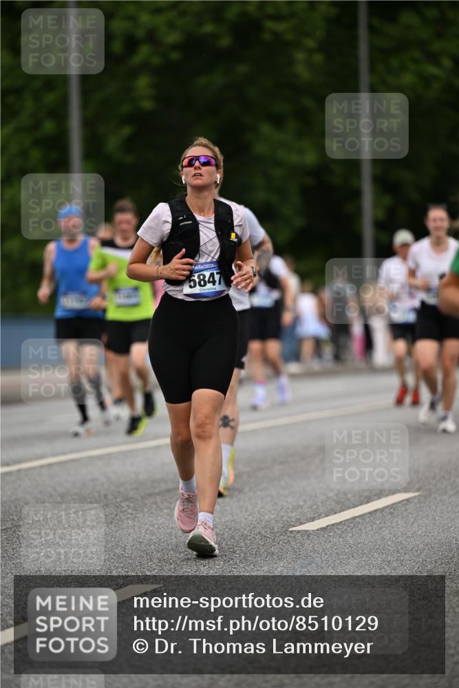 29.06.2025 - hella hamburg halbmarathon Dr. Thomas Lammeyer http://msf.ph/oto/8510129 29.06.2025 10:33:12 Kennedybrücke 1557, 2010, 3179, 3445, 3717, 4161, 4349, 4373, 5167, 5718, 5847, 6632, 8056, 9714, 10198, 10434, 10808, 11249 meine-sportfotos.de