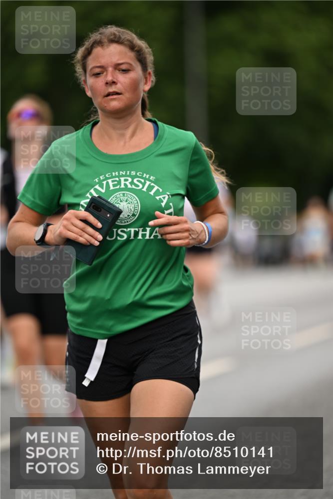 29.06.2025 - hella hamburg halbmarathon Dr. Thomas Lammeyer http://msf.ph/oto/8510141 29.06.2025 10:33:14 Kennedybrücke 1557, 2010, 3179, 3445, 3717, 4349, 4373, 5167, 5718, 5847, 6285, 6632, 7832, 8056, 9714, 10198, 10434, 10808, 11249 meine-sportfotos.de