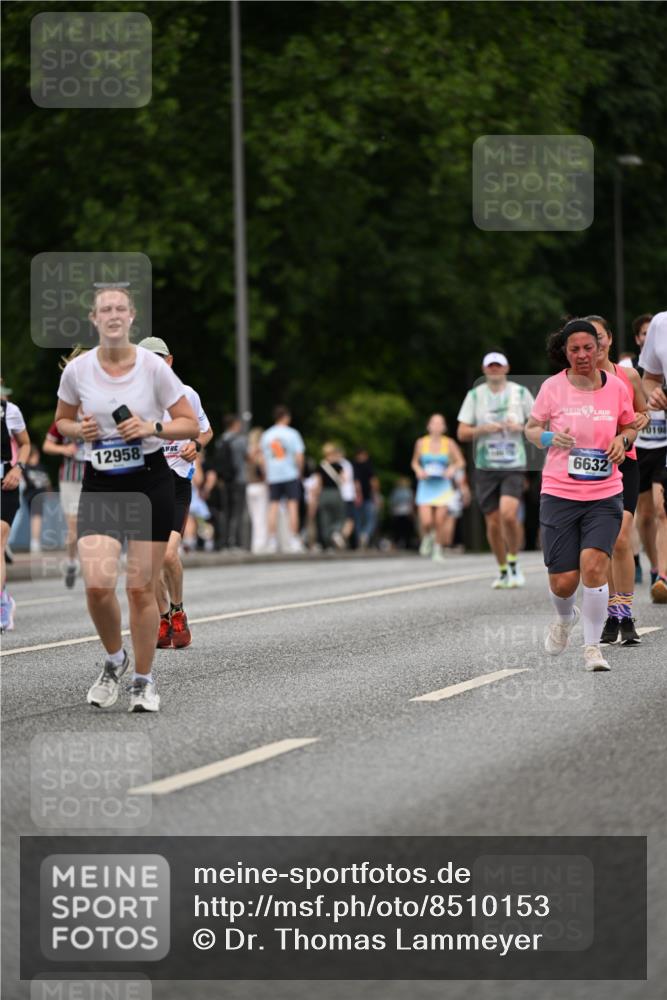 29.06.2025 - hella hamburg halbmarathon Dr. Thomas Lammeyer http://msf.ph/oto/8510153 29.06.2025 10:33:15 Kennedybrücke 1557, 2010, 3179, 3445, 3717, 4349, 4373, 5167, 5718, 5847, 6285, 6632, 7832, 9714, 10198, 10434, 10808, 11249, 11269 meine-sportfotos.de