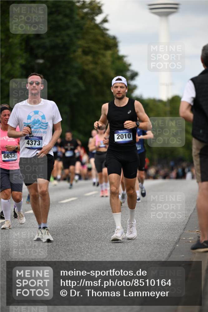 29.06.2025 - hella hamburg halbmarathon Dr. Thomas Lammeyer http://msf.ph/oto/8510164 29.06.2025 10:33:16 Kennedybrücke 1518, 1557, 2010, 3179, 3445, 3717, 4349, 4373, 5167, 5847, 6285, 6632, 7832, 9714, 10198, 10434, 10808, 11249, 11269 meine-sportfotos.de