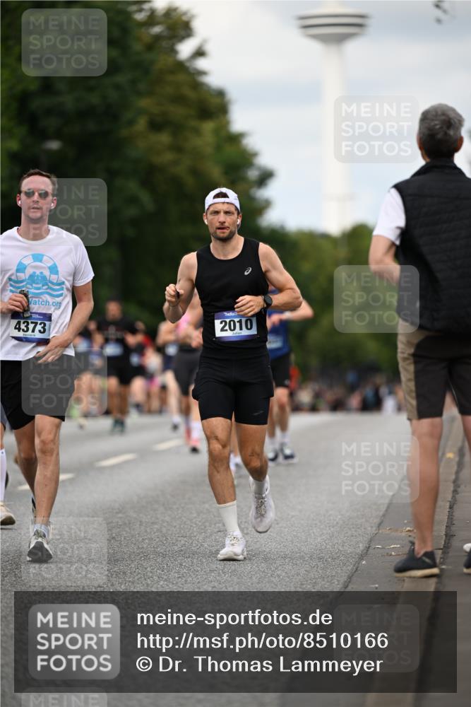 29.06.2025 - hella hamburg halbmarathon Dr. Thomas Lammeyer http://msf.ph/oto/8510166 29.06.2025 10:33:16 Kennedybrücke 1518, 1557, 2010, 3179, 3445, 3717, 4349, 4373, 5167, 5847, 6285, 6632, 7832, 9714, 10198, 10434, 10808, 11249, 11269 meine-sportfotos.de