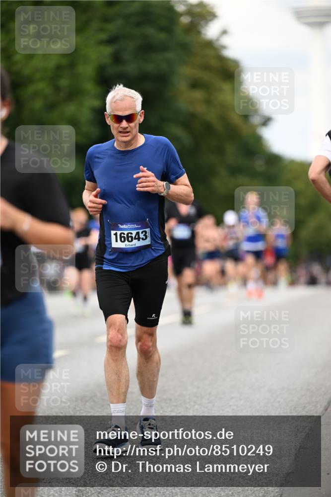 29.06.2025 - hella hamburg halbmarathon Dr. Thomas Lammeyer http://msf.ph/oto/8510249 29.06.2025 10:33:23 Kennedybrücke 1518, 1557, 2010, 3179, 3311, 3445, 3717, 4349, 4362, 4373, 4395, 5167, 5847, 6285, 6632, 7832, 8560, 9714, 10198, 11249, 11269 meine-sportfotos.de
