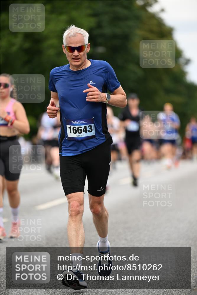 29.06.2025 - hella hamburg halbmarathon Dr. Thomas Lammeyer http://msf.ph/oto/8510262 29.06.2025 10:33:24 Kennedybrücke 1518, 1557, 2010, 3179, 3311, 3445, 3717, 4349, 4362, 4373, 4395, 5167, 5847, 6285, 6632, 7832, 8560, 9714, 10198, 11249, 11269 meine-sportfotos.de