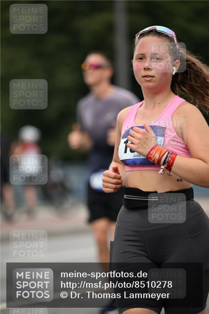 29.06.2025 - hella hamburg halbmarathon Dr. Thomas Lammeyer http://msf.ph/oto/8510278 29.06.2025 10:33:28 Kennedybrücke 1518, 1557, 1694, 2010, 2699, 3179, 3311, 3445, 3717, 4349, 4362, 4373, 4395, 5167, 5249, 5250, 5847, 6285, 6632, 7832, 8560, 9714, 10068, 10198, 11249, 11269, 11376 meine-sportfotos.de